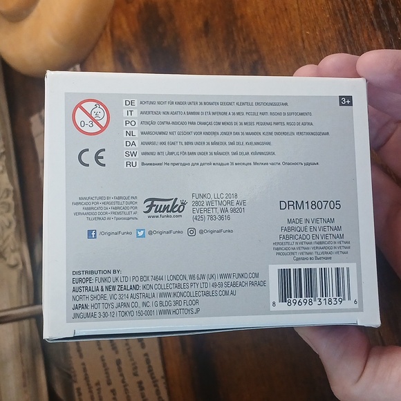 Funko Pop! Director GUILLERMO DEL TORO Vinyl Figure - Black and Brown - Picture 6 of 8